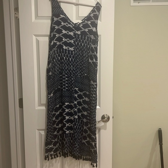 Tribal V-Neck Maxi Dress - Picture 1 of 3